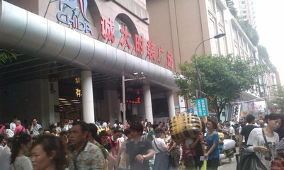 霓裳下的江湖 一位老广批人揭秘服装产业链的真实生态